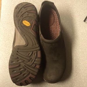 NWOT Sz10.5 Dansko Patti brown slip resistance vibram sole